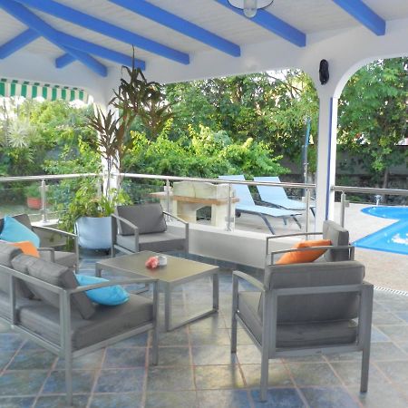Villa Le Bord Bleu Le Moule Bagian luar foto