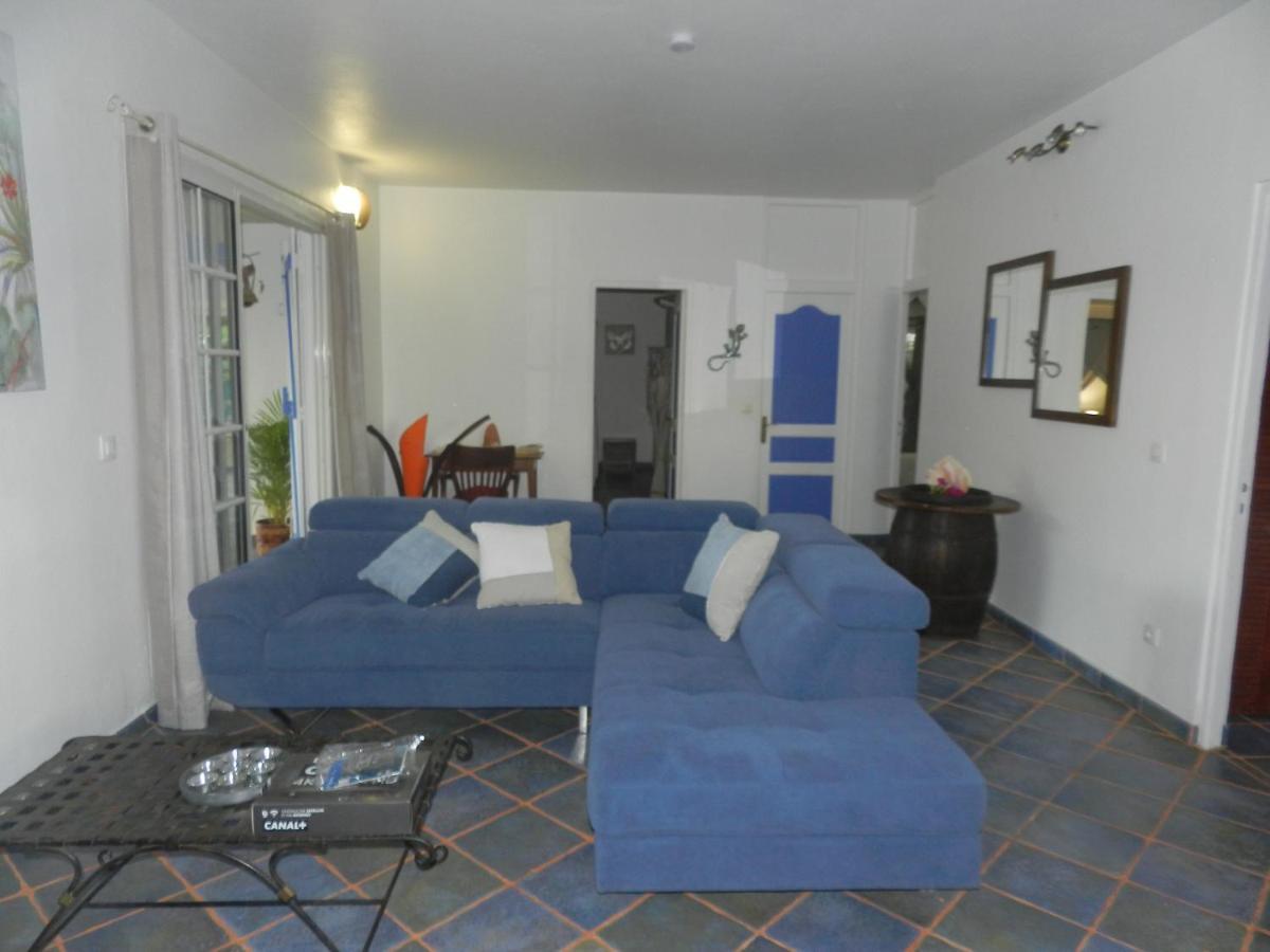 Villa Le Bord Bleu Le Moule Bagian luar foto