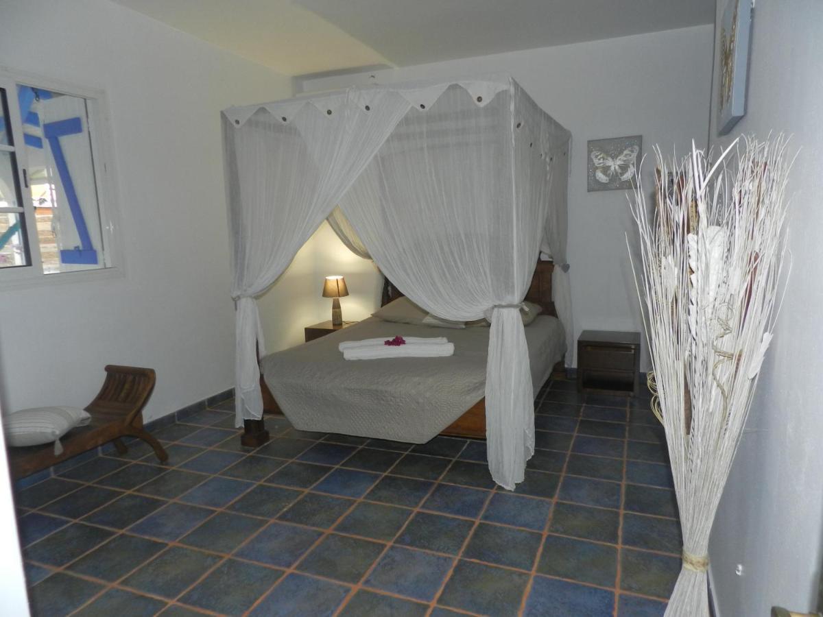 Villa Le Bord Bleu Le Moule Bagian luar foto