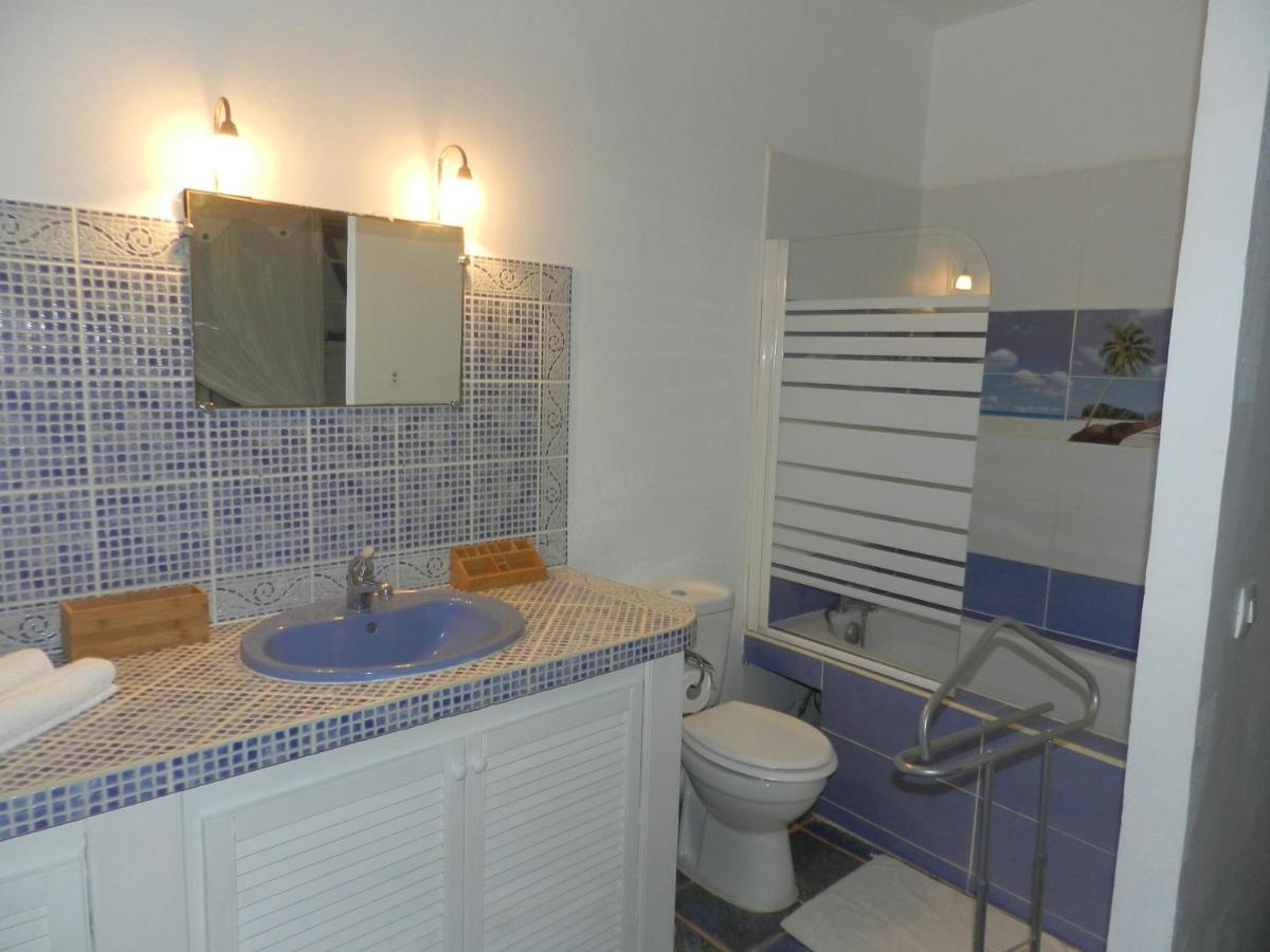 Villa Le Bord Bleu Le Moule Bagian luar foto