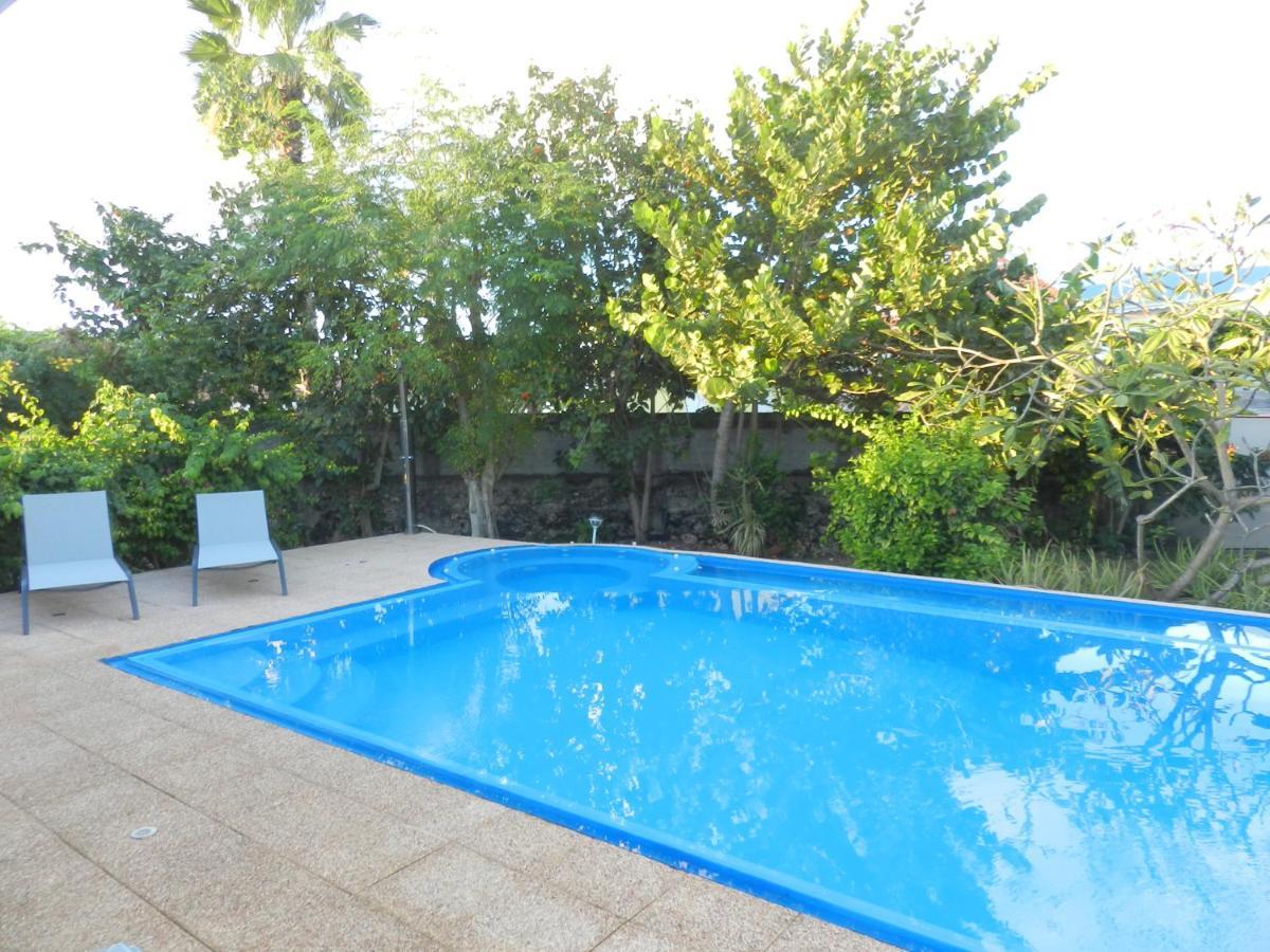 Villa Le Bord Bleu Le Moule Bagian luar foto